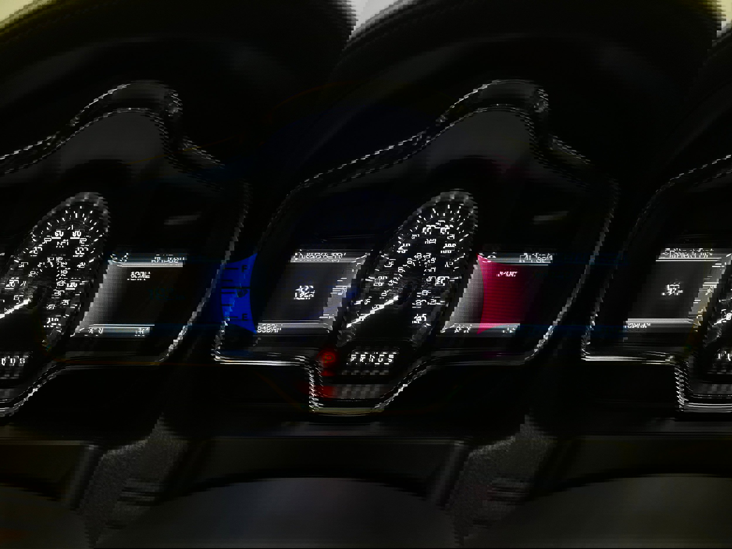 Used 2018 Lincoln MKT AWD image 15