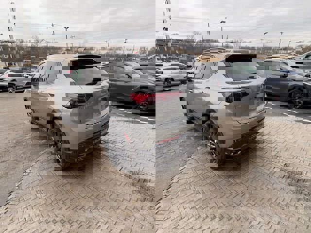 New 2025 Buick Envision Sport Touring image 9