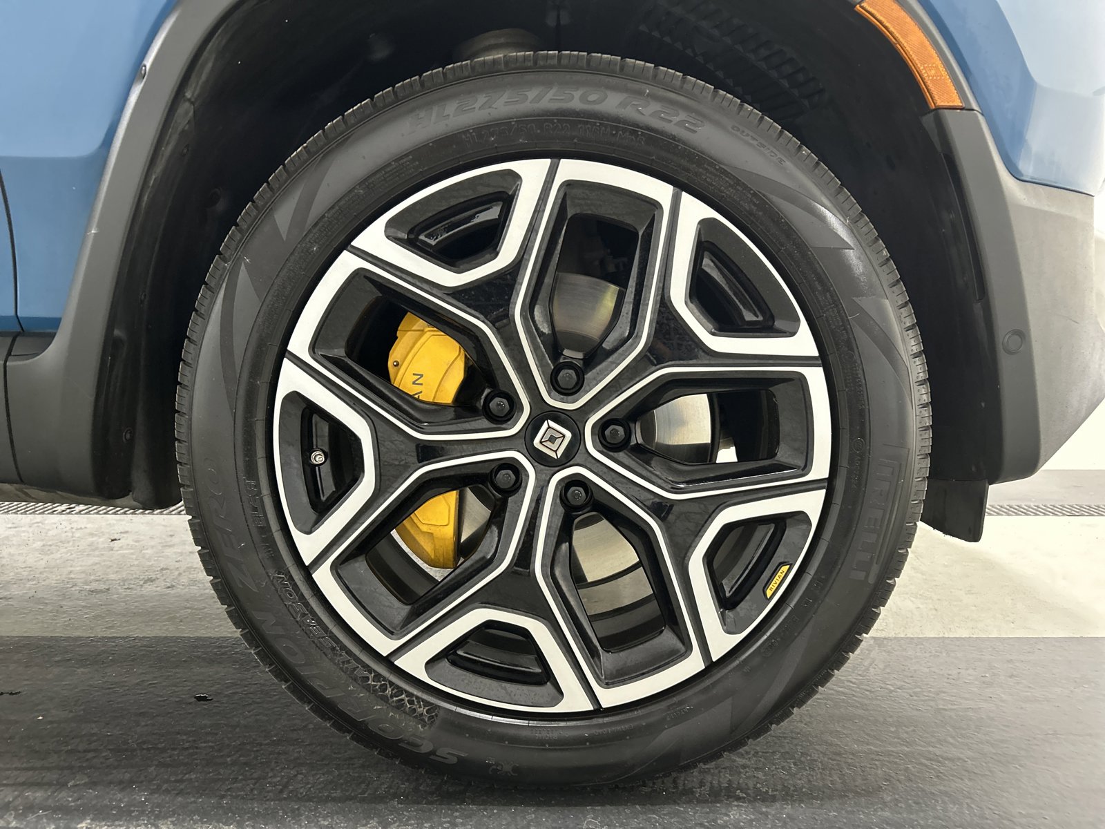 Used 2023 Rivian R1T Adventure image 11