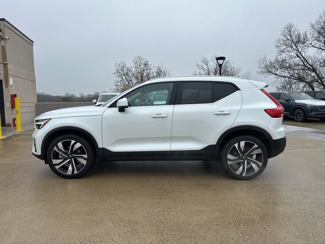 Certified 2024 Volvo XC40 B5 Plus w/ Protection Package Premier image 5