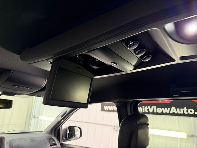 Used 2015 Chrysler Town & Country S w/ Driver Convenience Group FWD image 15