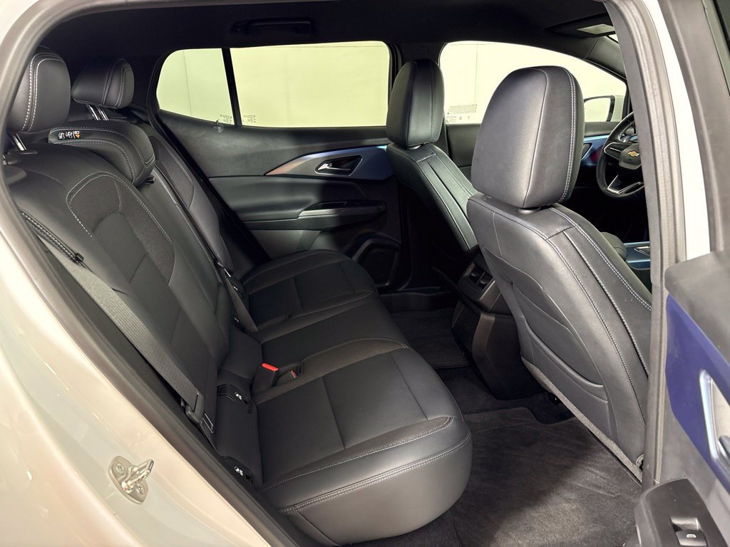 Used 2024 Chevrolet Equinox EV LT w/ LPO, Active Package FWD image 19