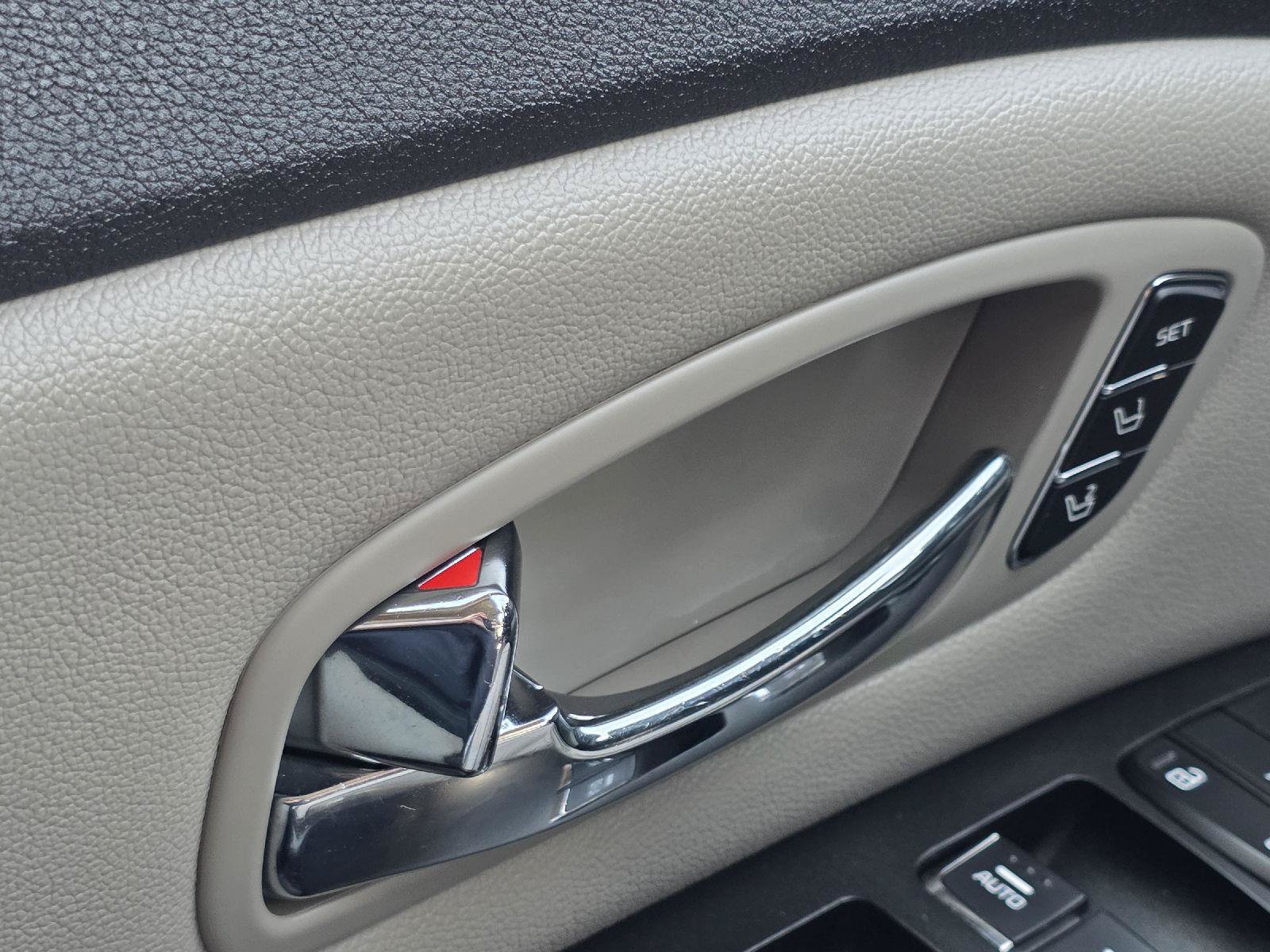 Used 2019 Kia Sedona SX FWD image 10