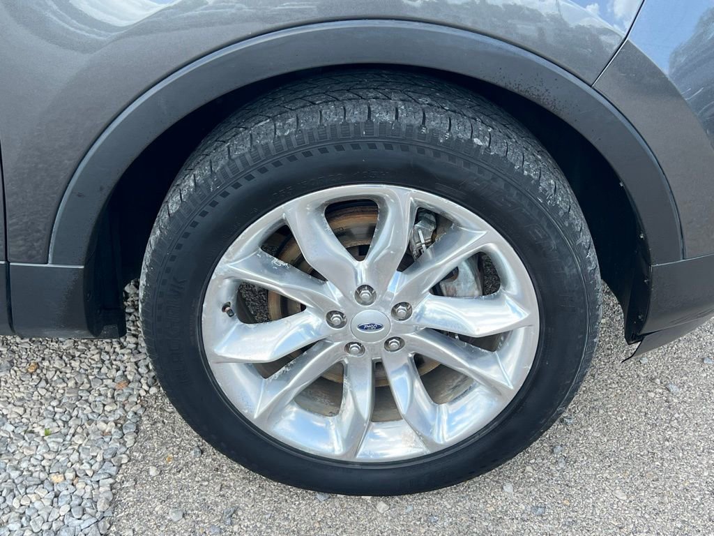 Used 2015 Ford Explorer XLT w/ Equipment Group 202A AWD/4WD image 10