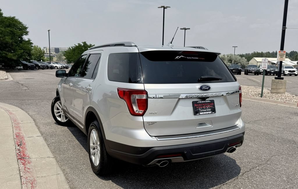 Used 2018 Ford Explorer XLT w/ Equipment Group 202A AWD/4WD image 6