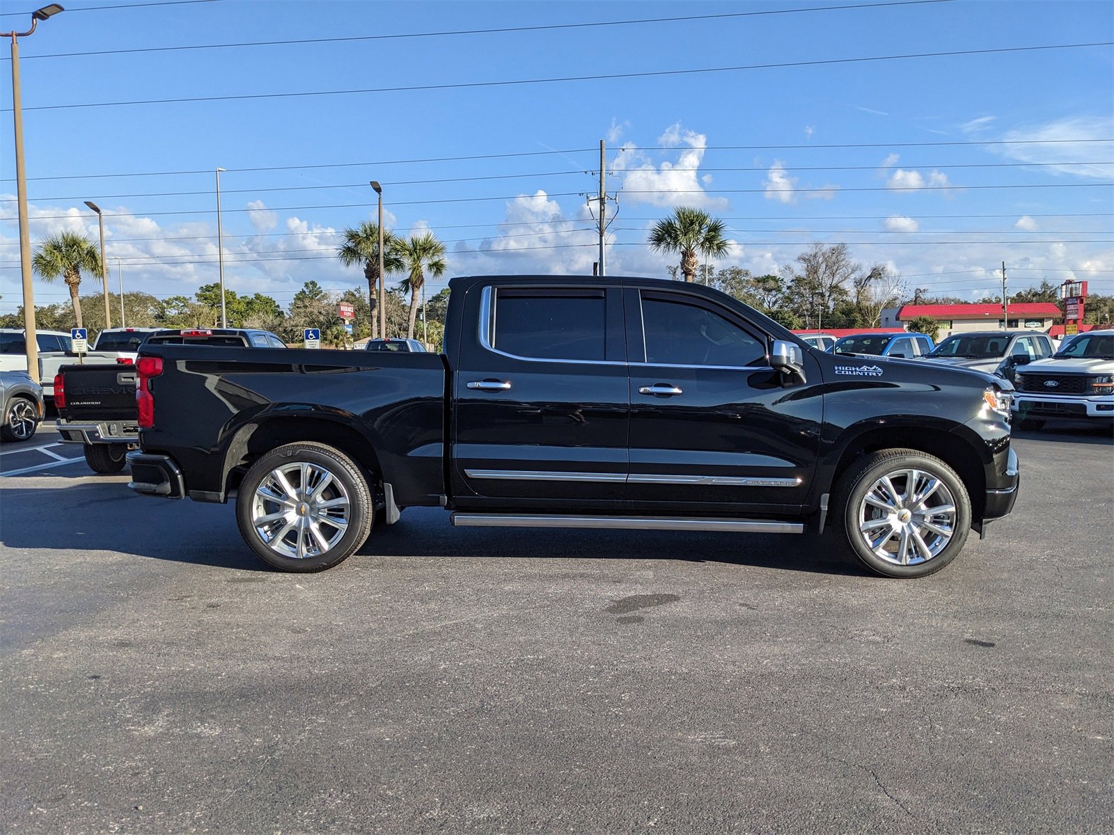 Used 2025 Chevrolet Silverado 1500 High Country image 4