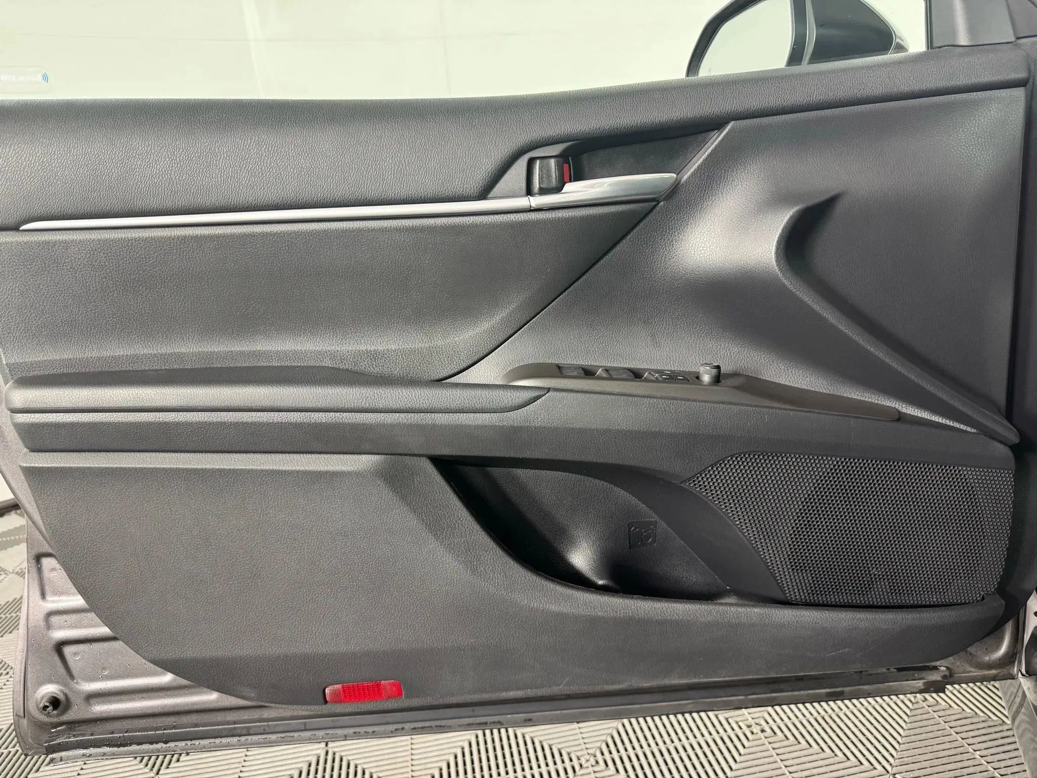 Used 2021 Toyota Camry LE image 36