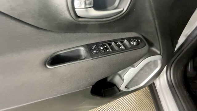 Used 2021 Jeep Renegade Sport AWD/4WD image 18