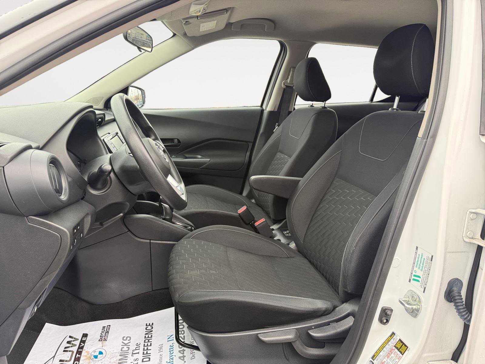 Used 2022 Nissan Kicks S image 10