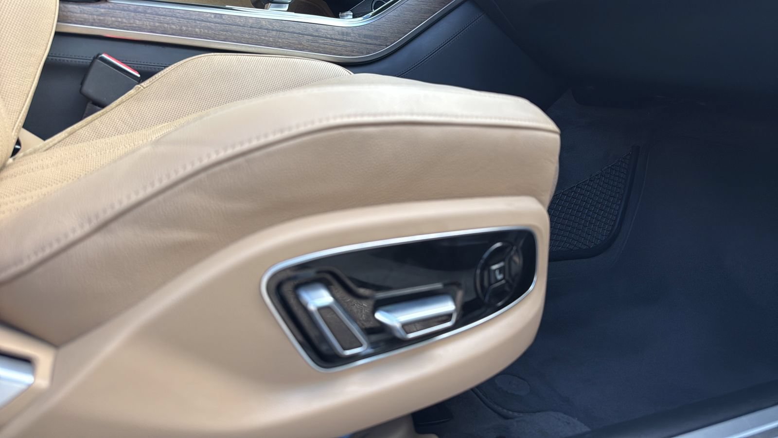 Used 2020 Audi A8 L 4.0T AWD/4WD image 21