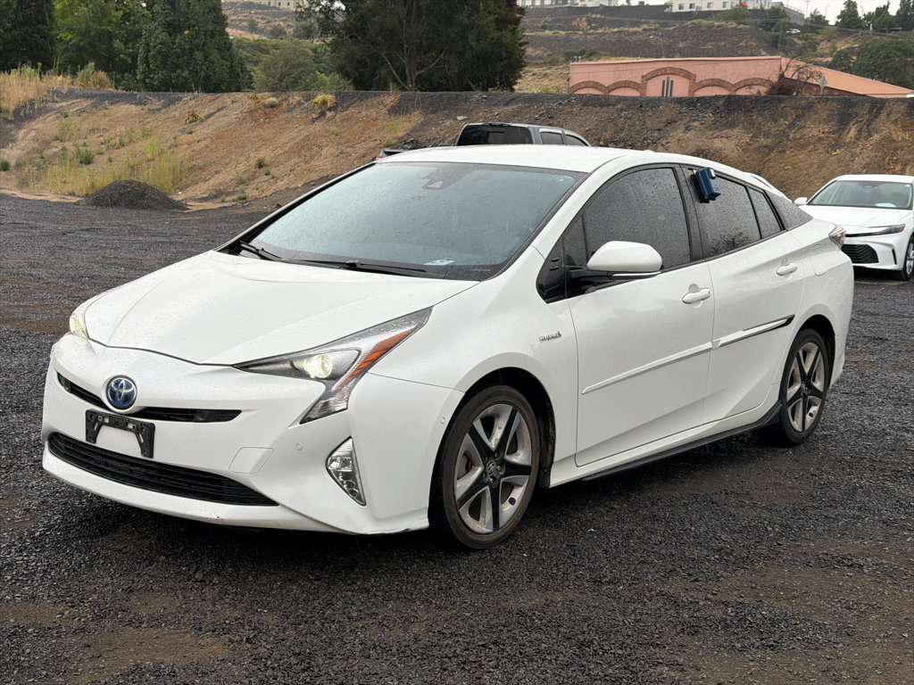 Used 2017 Toyota Prius Four Touring w/ Premium Convenience Package FWD image 7