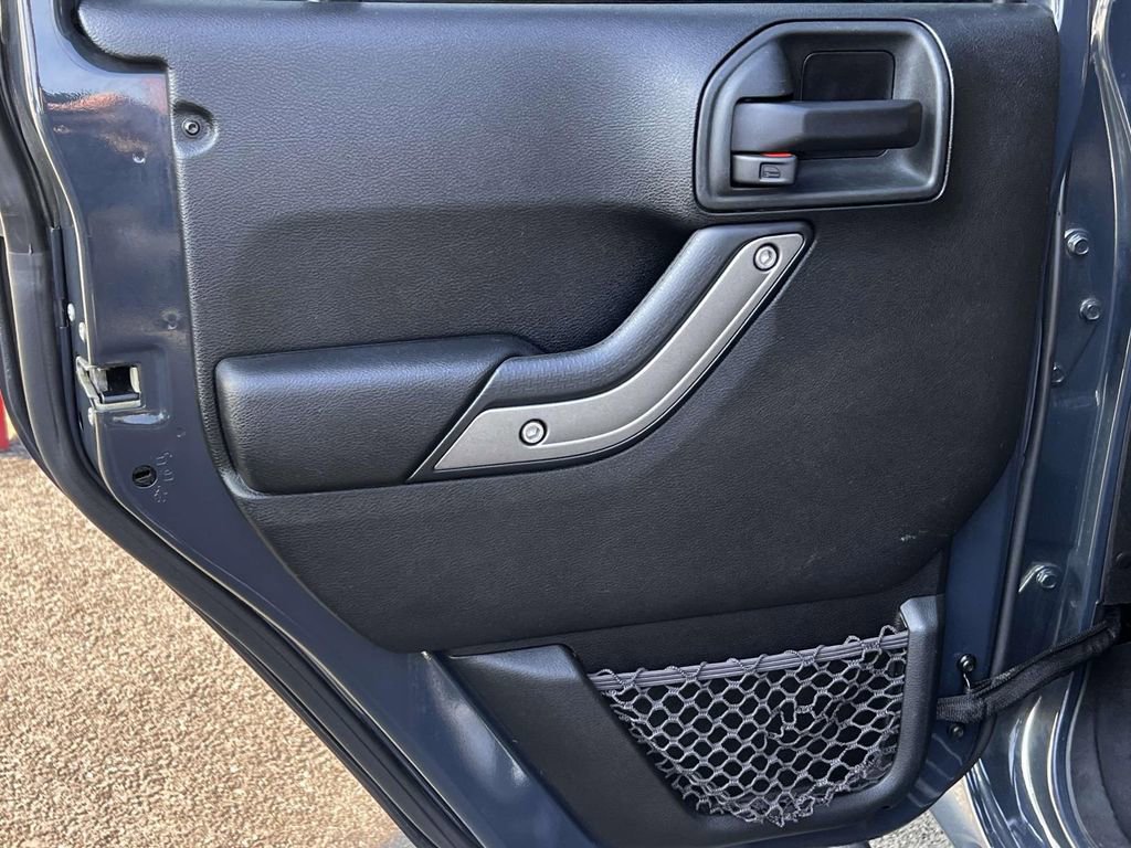 Used 2018 Jeep Wrangler Unlimited Sport S AWD/4WD image 11