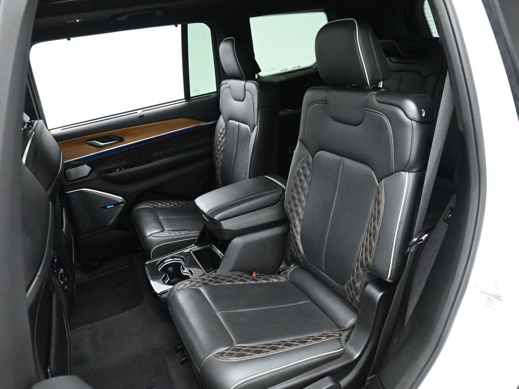 Used 2022 Jeep Grand Cherokee L Summit AWD/4WD image 17