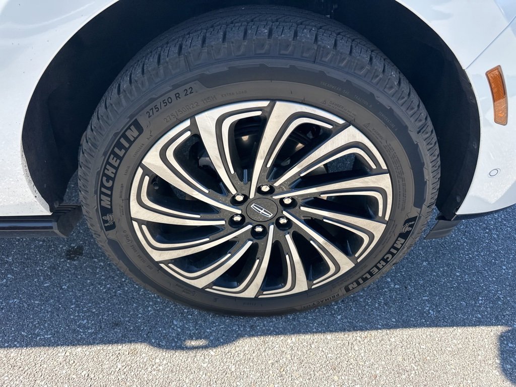 Used 2025 Lincoln Navigator L Black Label image 13