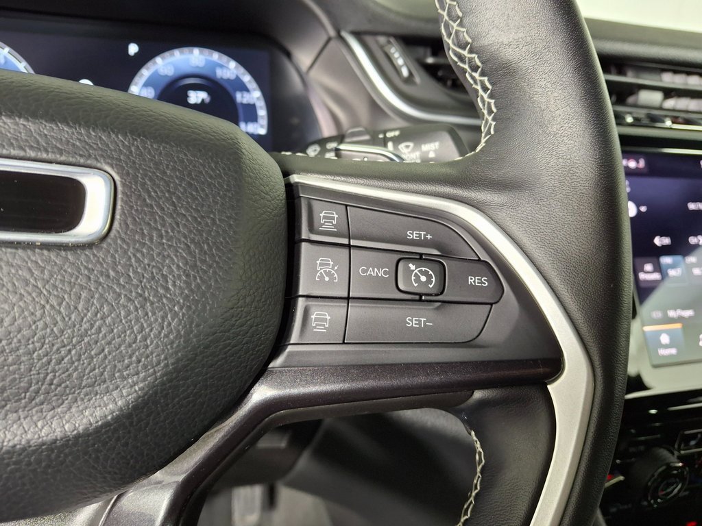 Used 2022 Jeep Grand Cherokee L Laredo image 14