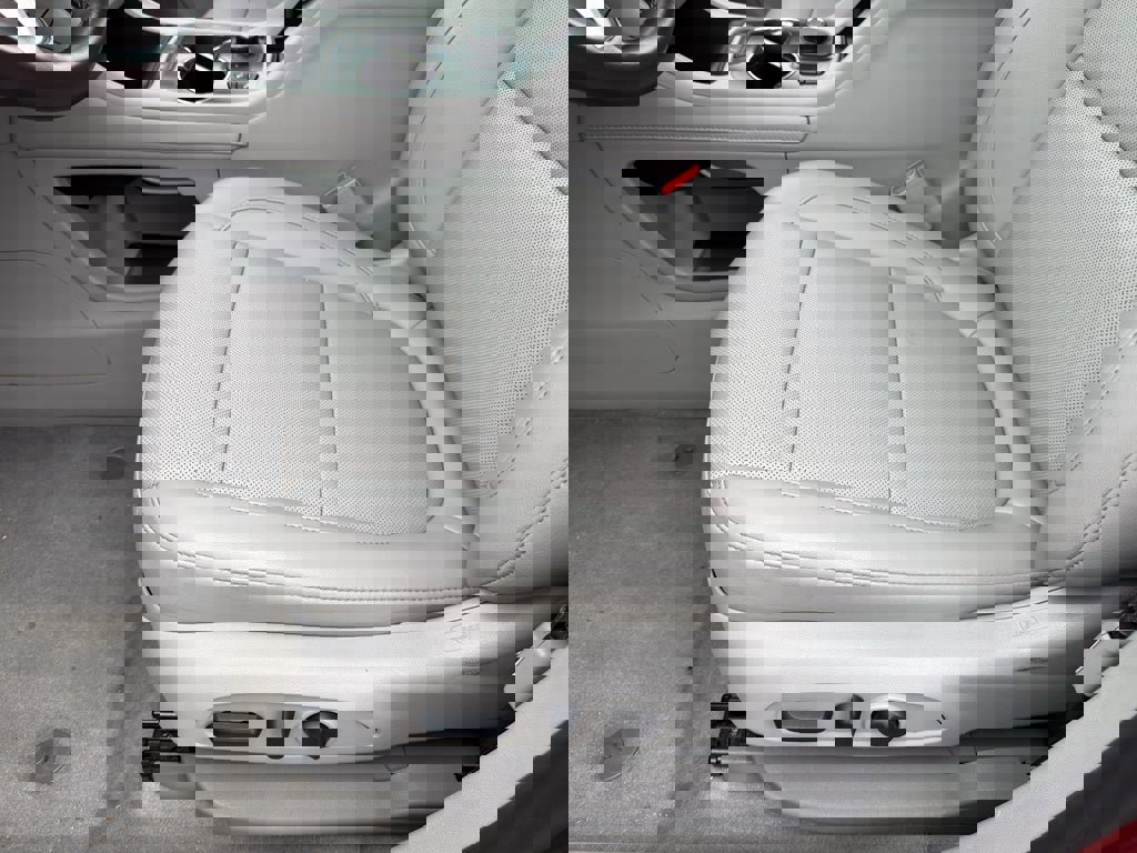 Used 2023 GMC Acadia SLT image 12