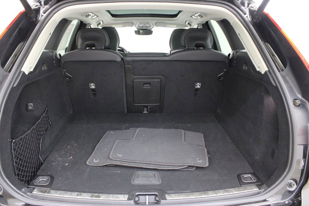 Used 2023 Volvo XC60 B5 Ultimate image 31