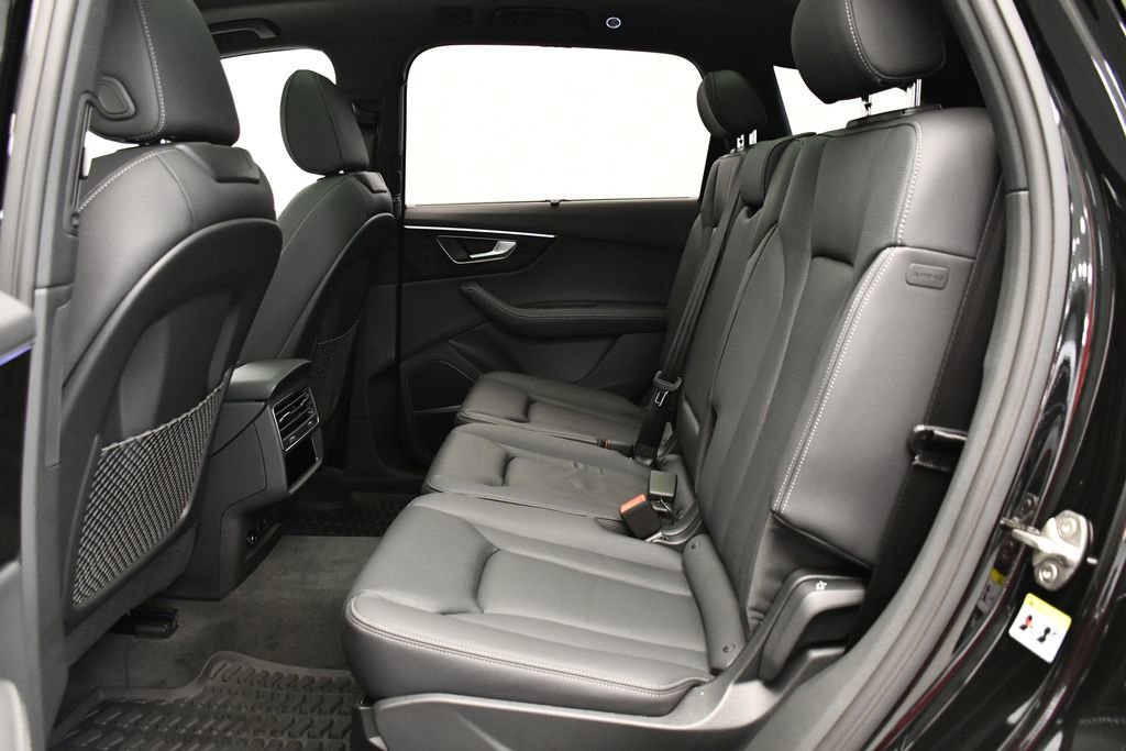 Used 2025 Audi Q7 3.0T Premium Plus w/ Premium Plus Package AWD/4WD image 43