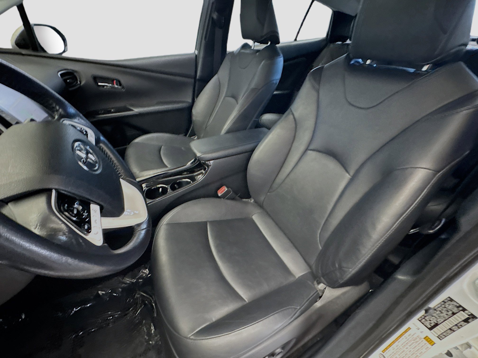 Used 2018 Toyota Prius Prime Premium image 11