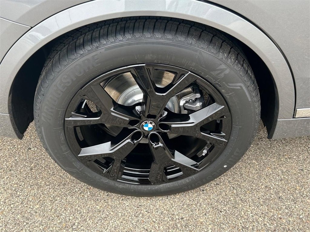 New 2025 BMW X7 xDrive40i image 4