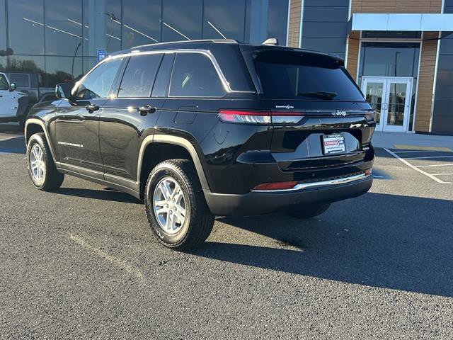 New 2025 Jeep Grand Cherokee Laredo image 6