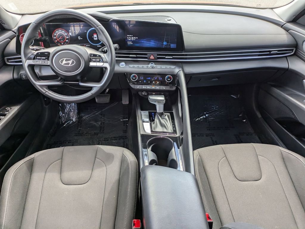 Used 2025 Hyundai Elantra SEL FWD image 24