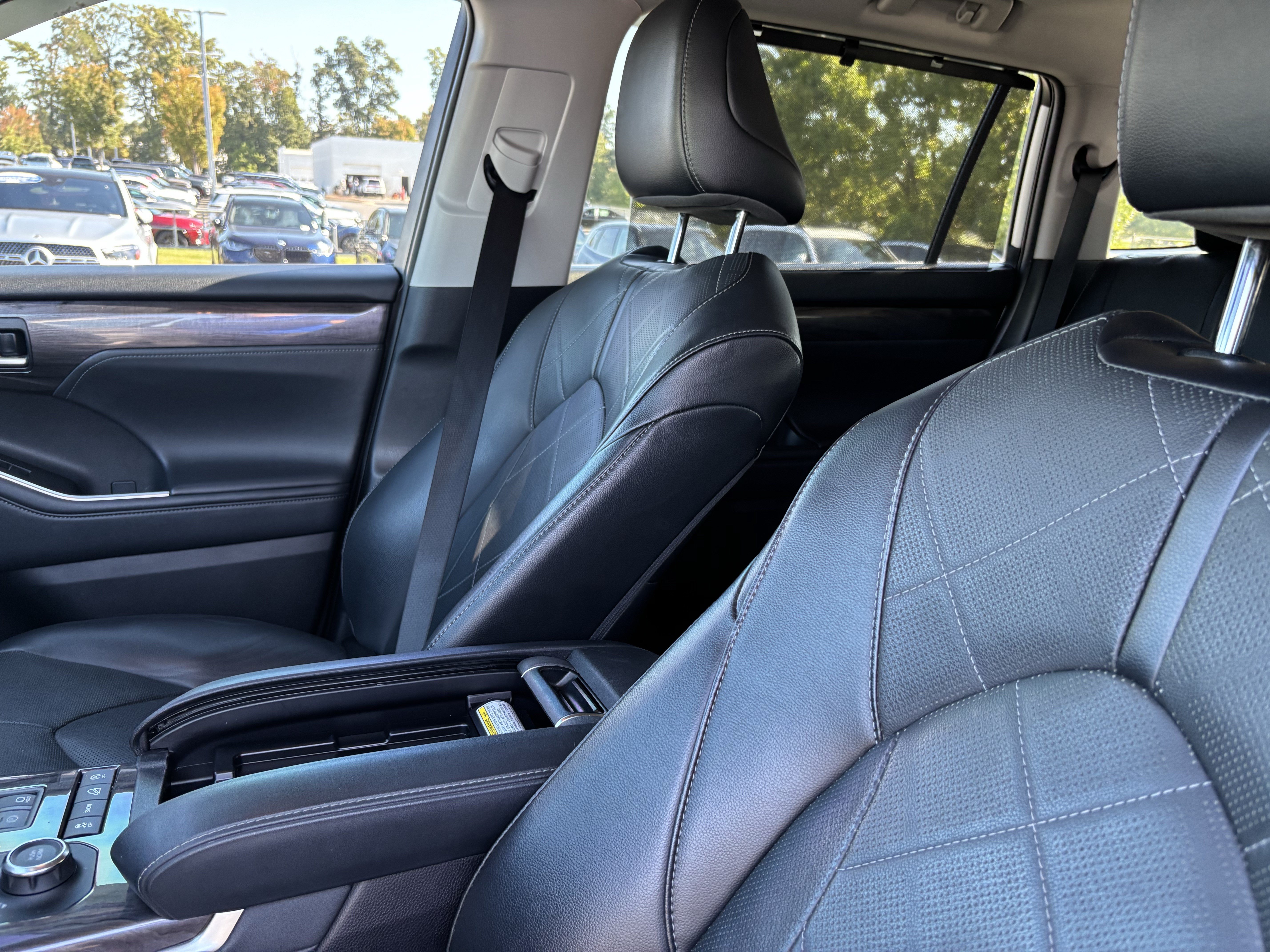 Used 2022 Toyota Highlander Platinum AWD/4WD image 16