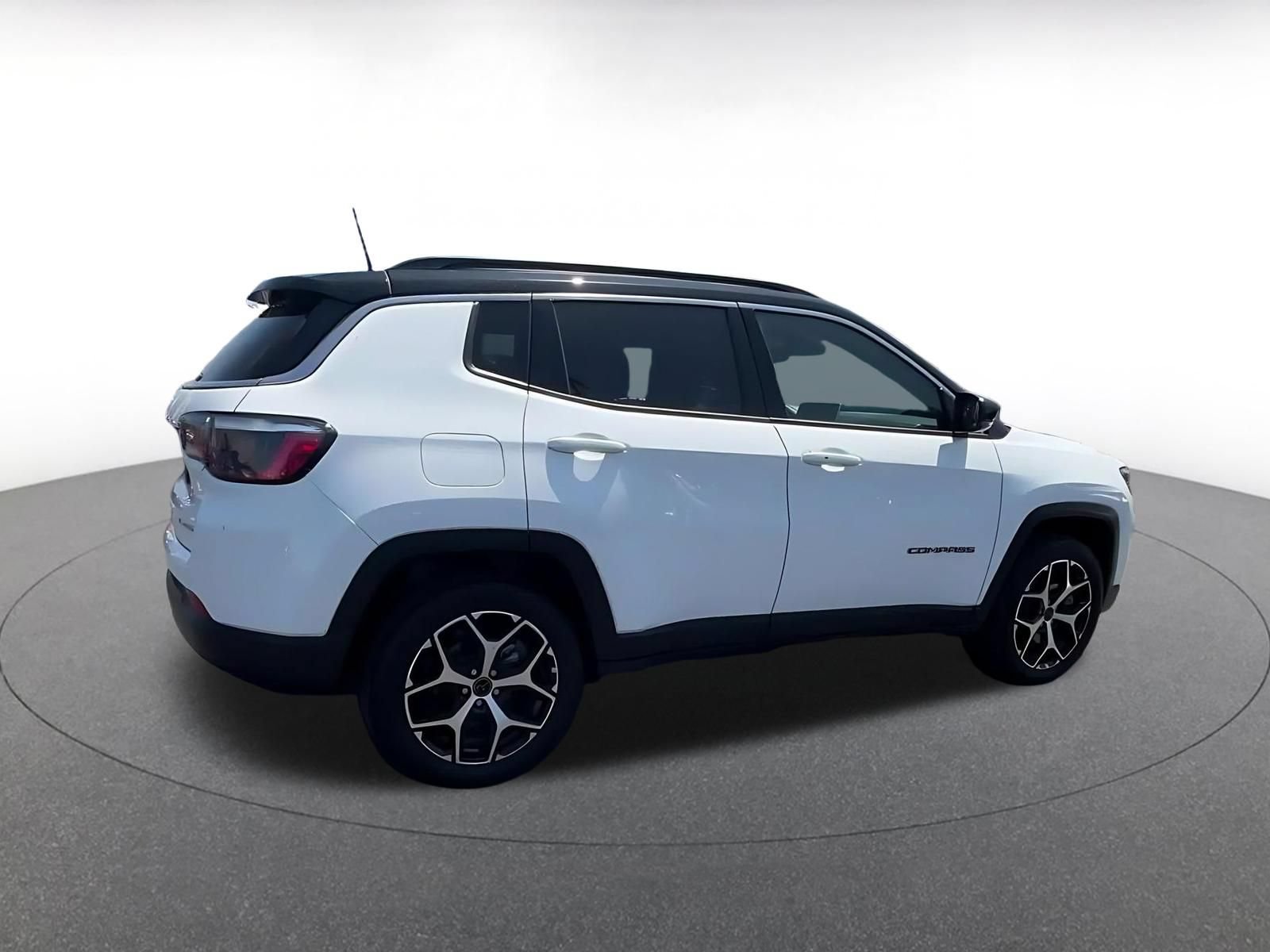 Used 2025 Jeep Compass Limited AWD/4WD image 15