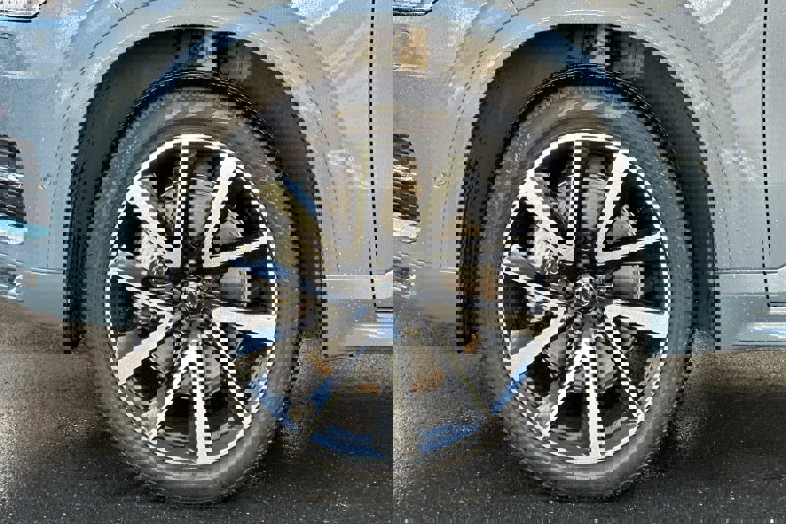 Certified 2023 Volvo XC90 B6 Plus w/ Protection Package Premier image 12