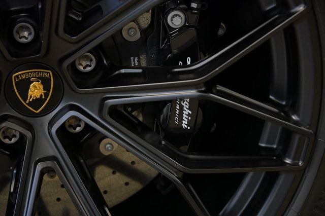 Used 2024 Lamborghini Revuelto AWD/4WD image 69