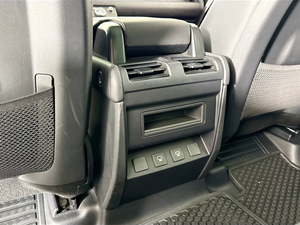 Used 2025 Land Rover Defender 110 S image 16