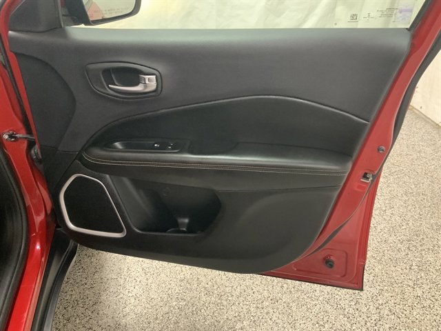 Used 2017 Jeep Compass Latitude image 22