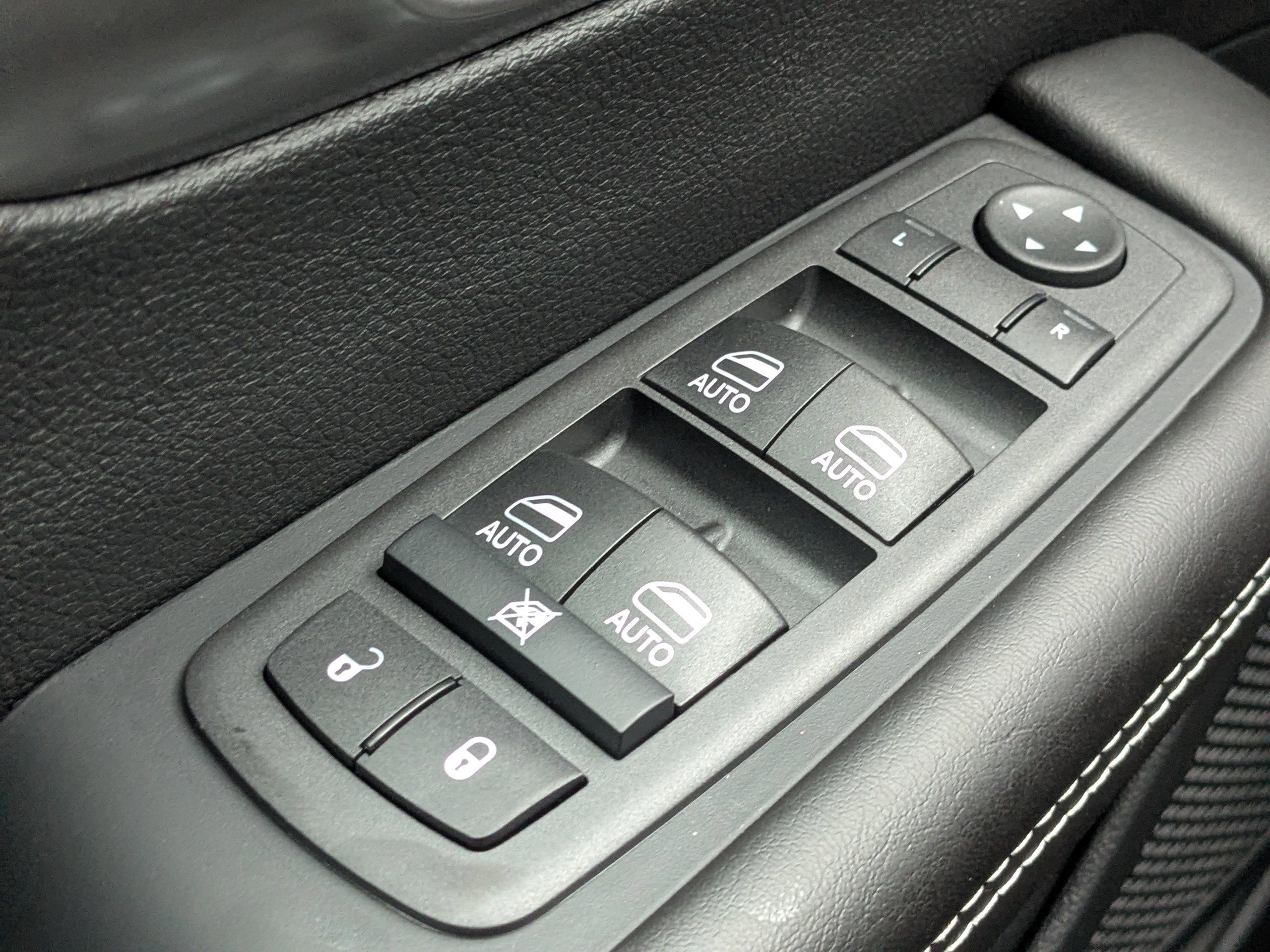 New 2026 Chrysler Pacifica Select FWD image 23