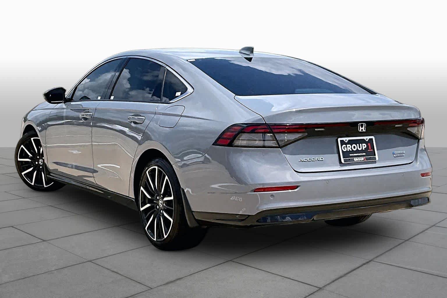 Used 2025 Honda Accord Touring image 12