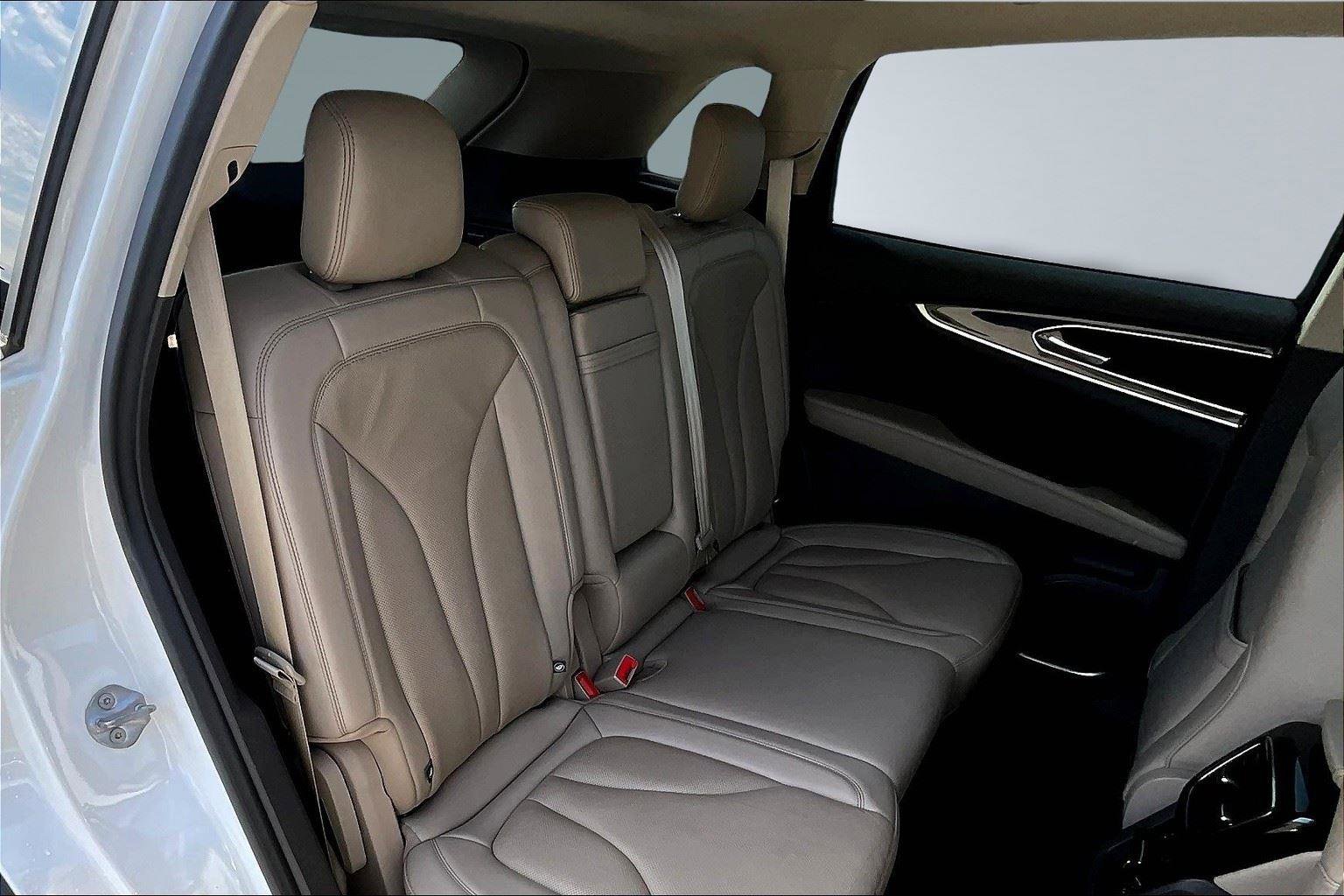 Used 2022 Lincoln Nautilus Reserve image 20