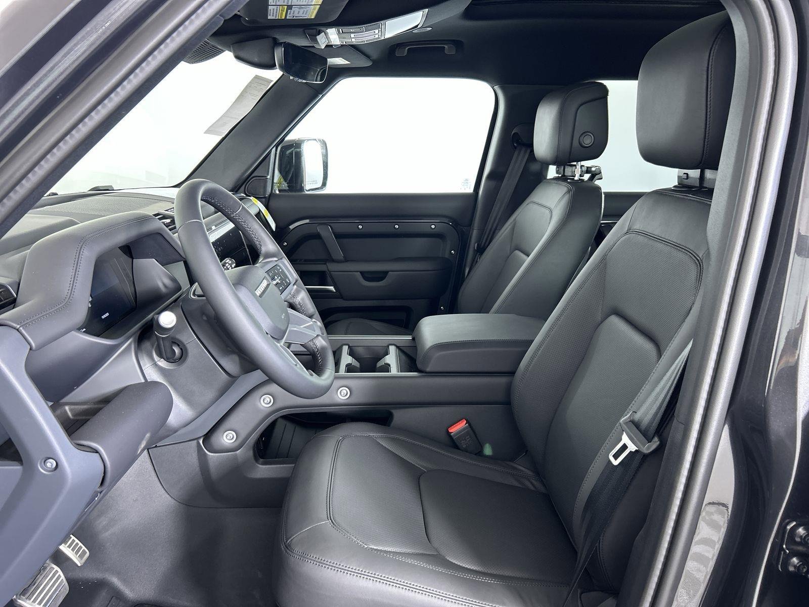 New 2025 Land Rover Defender 130 X-Dynamic SE image 23