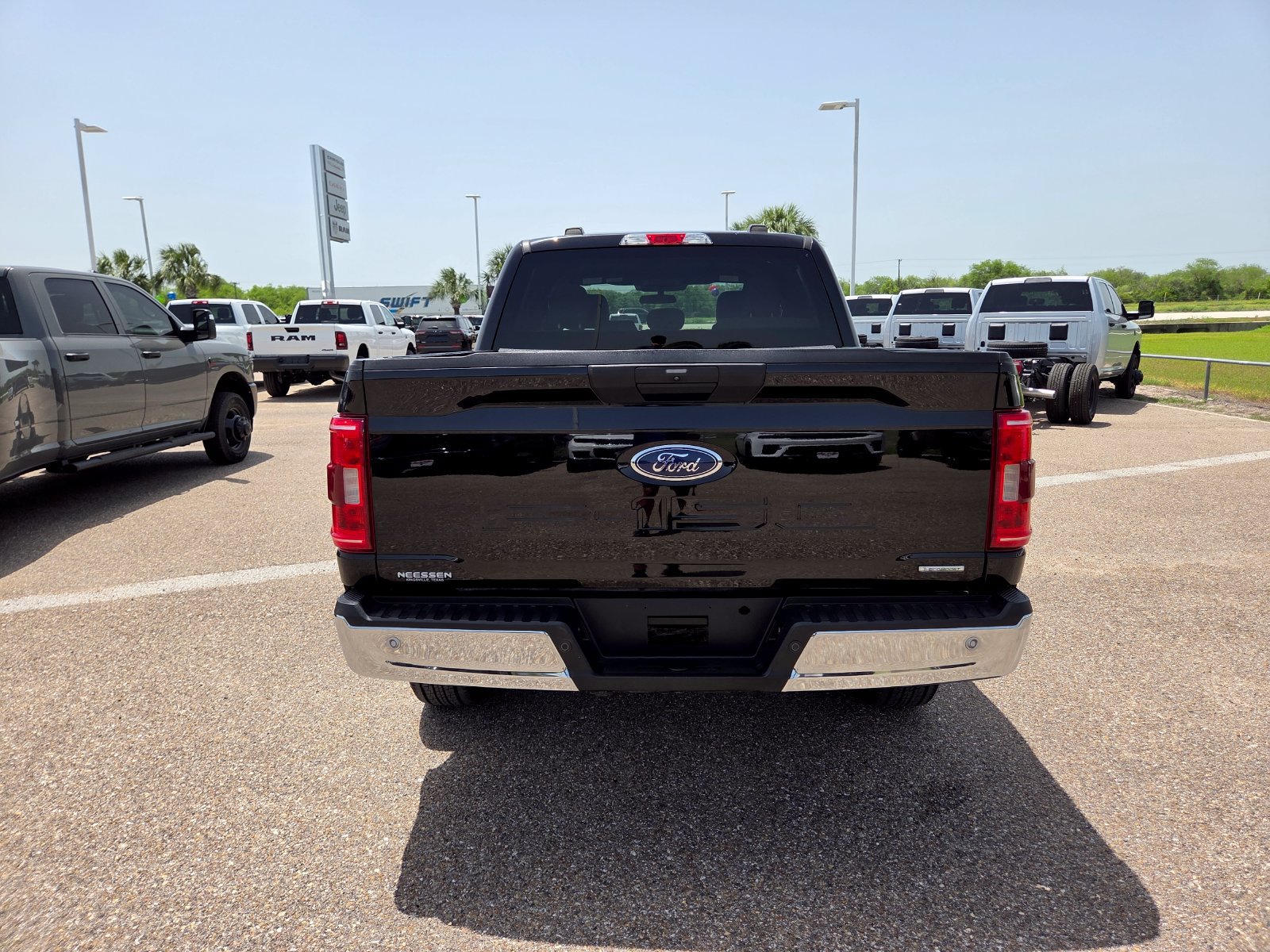 Used 2021 Ford F150 XLT AWD/4WD image 6