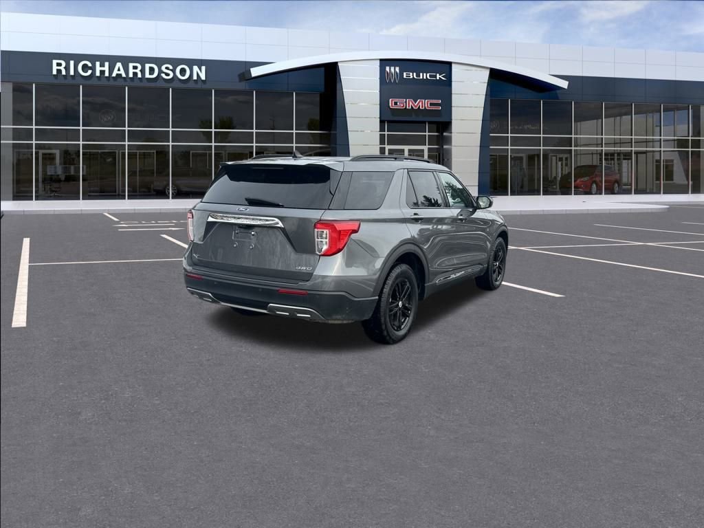 Used 2023 Ford Explorer XLT w/ Equipment Group 202A image 5