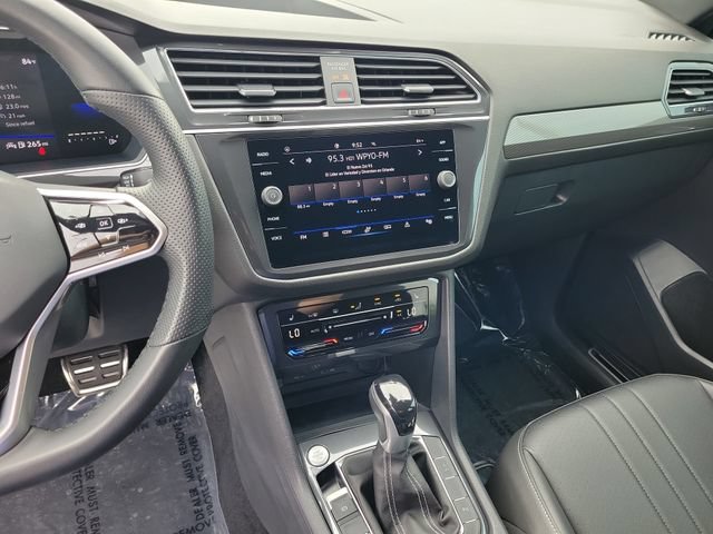 Certified 2023 Volkswagen Tiguan SE R-Line FWD image 22