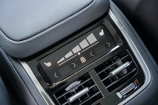 Certified 2025 Volvo XC90 T8 Plus w/ Protection Package Premier image 28