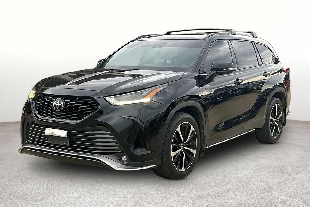 Used 2021 Toyota Highlander XSE FWD image 9