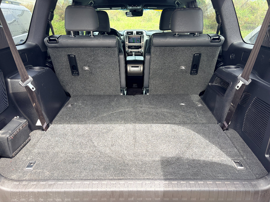 Used 2021 Lexus GX 460 Premium w/ Accessory Package AWD/4WD image 22