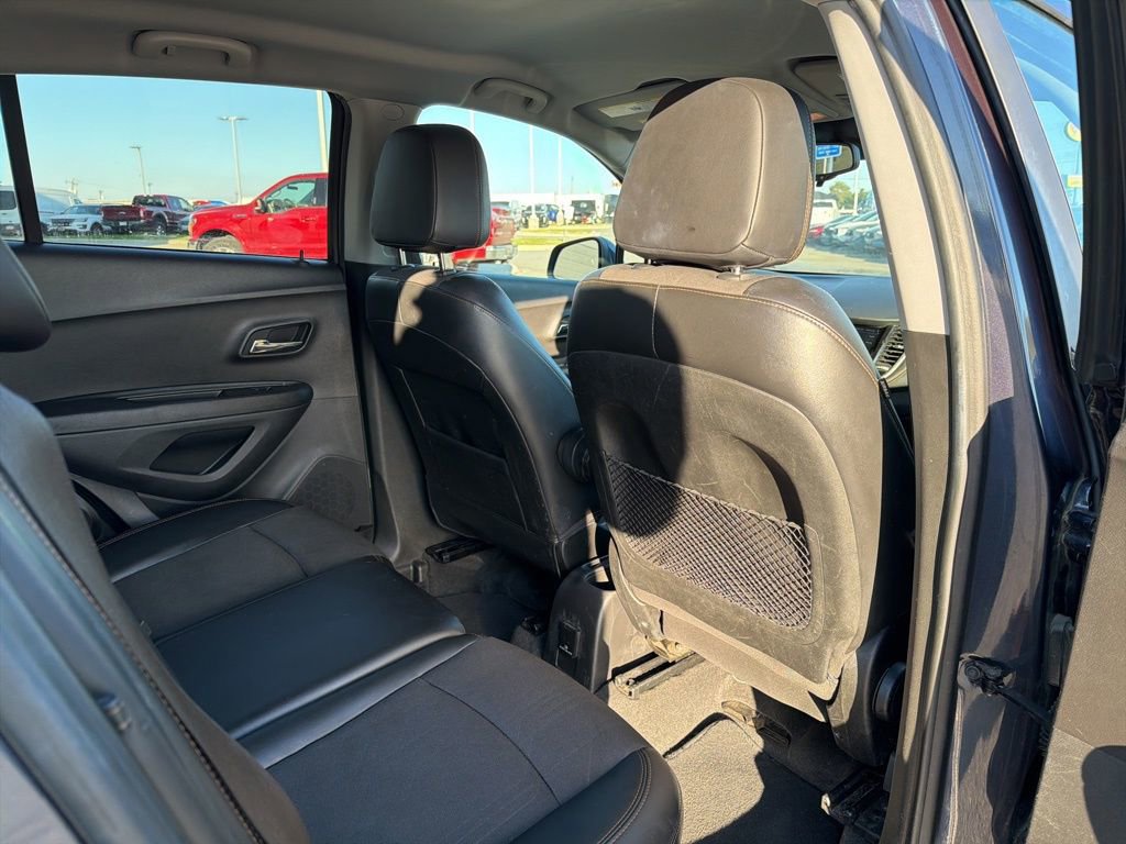 Used 2019 Chevrolet Trax LT w/ LT Convenience Package image 18
