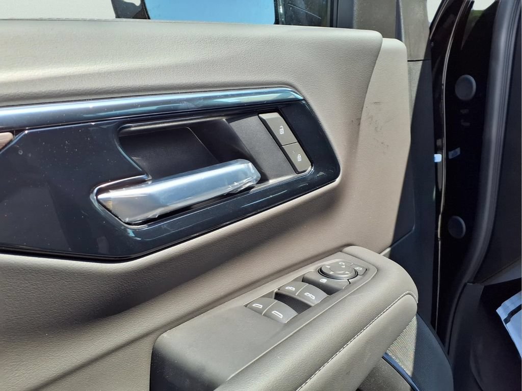 New 2026 Chevrolet Suburban LS AWD/4WD image 15