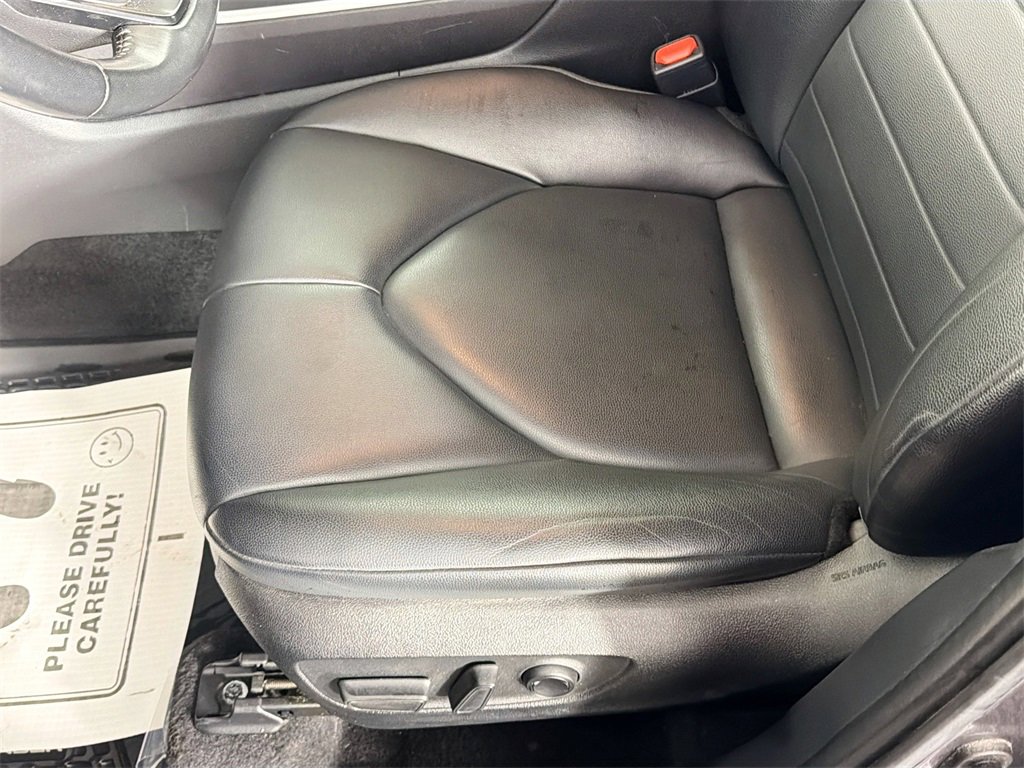 Used 2023 Toyota Highlander L image 17