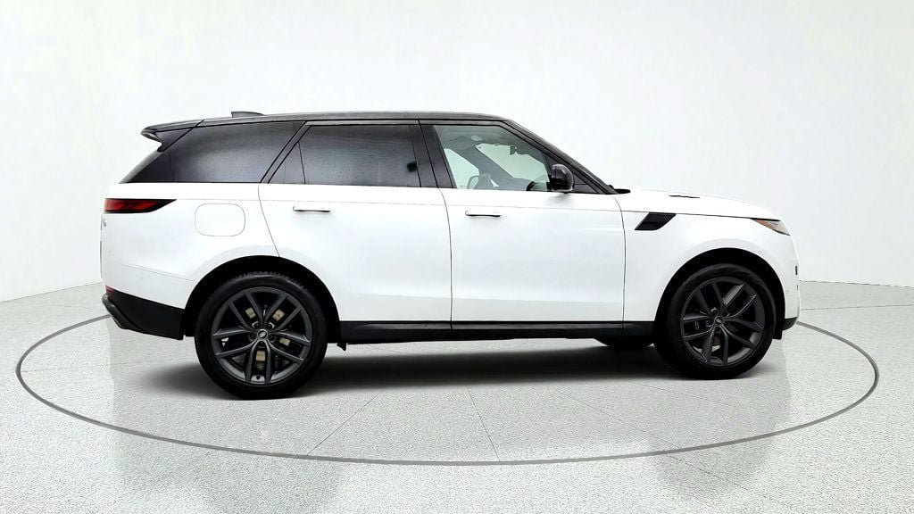 Used 2023 Land Rover Range Rover Sport SE AWD/4WD image 4