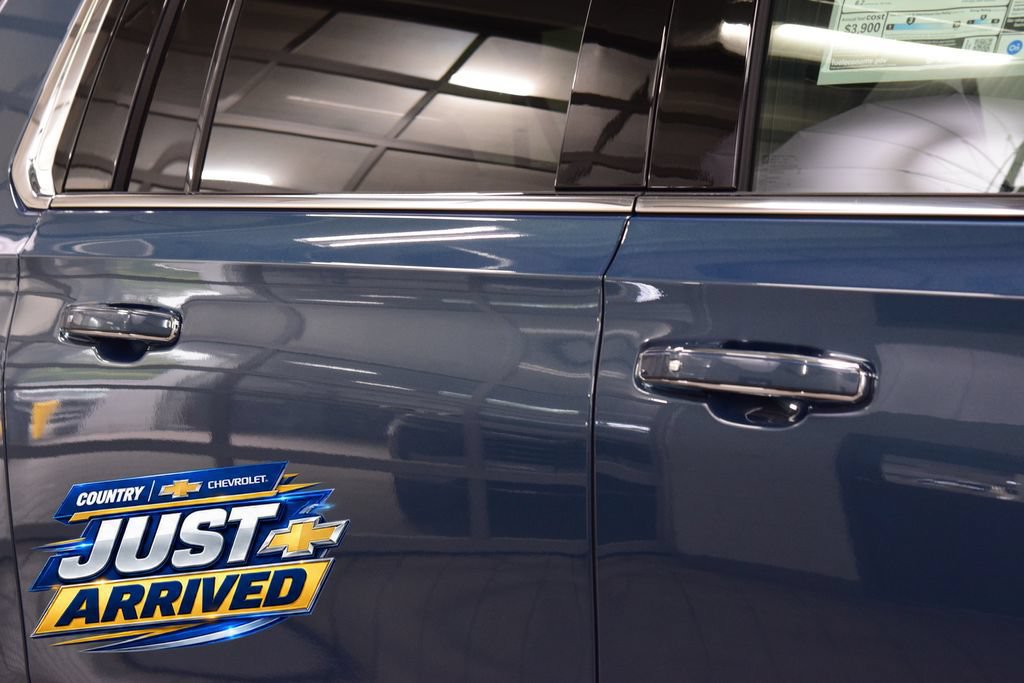 New 2026 Chevrolet Suburban Premier AWD/4WD image 18