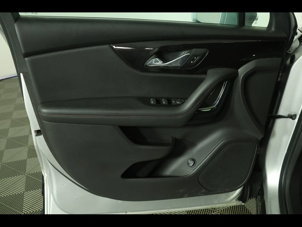 Used 2019 Chevrolet Blazer RS w/ Sun and Wheels Package image 16