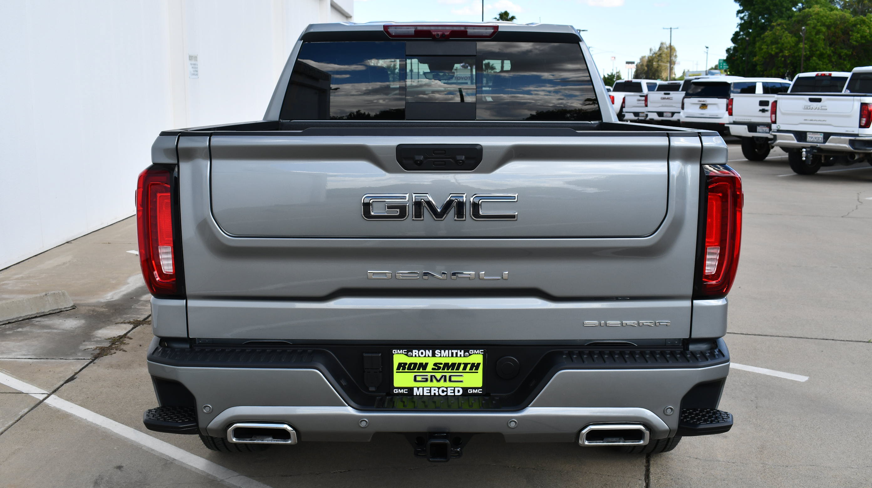 New 2026 GMC Sierra 1500 Denali Ultimate AWD/4WD image 9