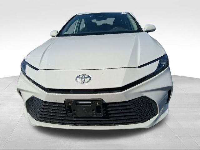 Used 2025 Toyota Camry LE image 4